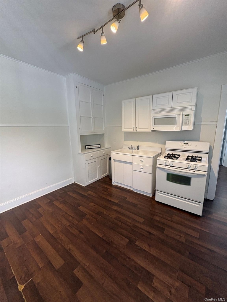 42 Pleasant Place - Photo 4