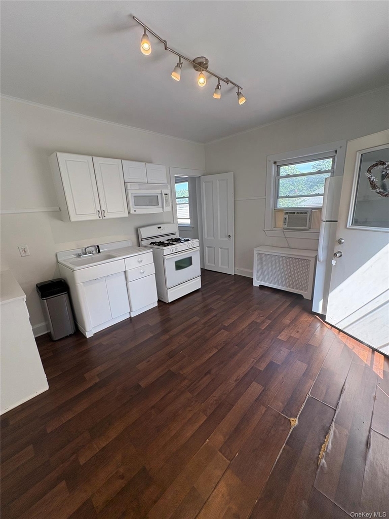 42 Pleasant Place - Photo 3