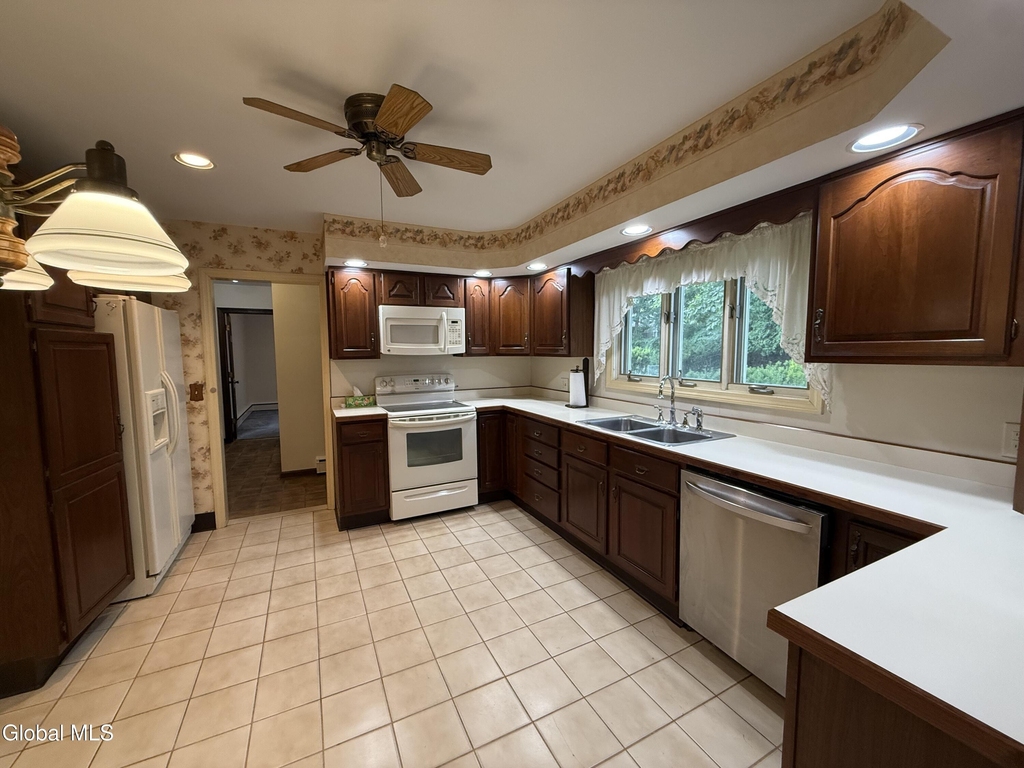 549 Columbia Street Extension - Photo 8