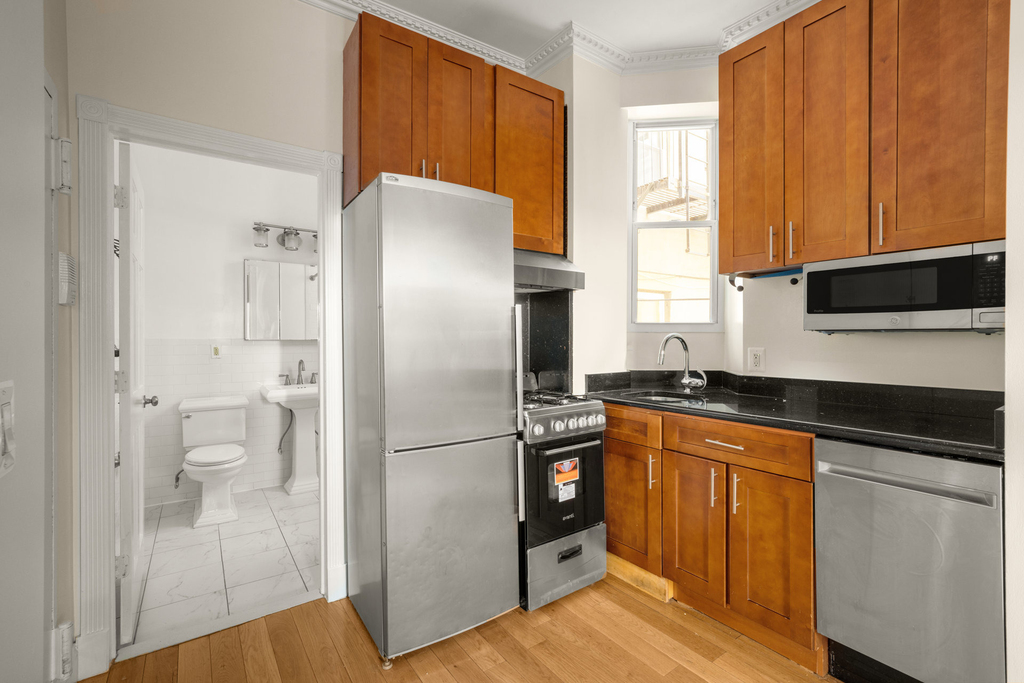 245 Mulberry Street - Photo 4