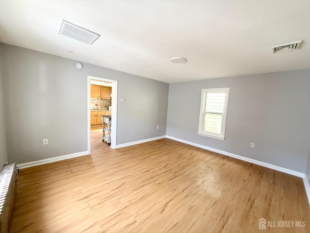 417 John Street - Photo 4