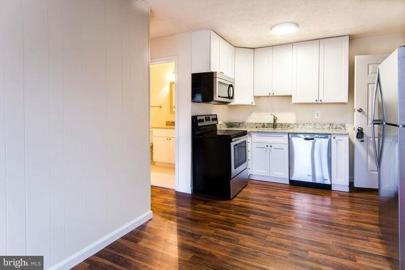 1704 Roberts Street - Photo 4