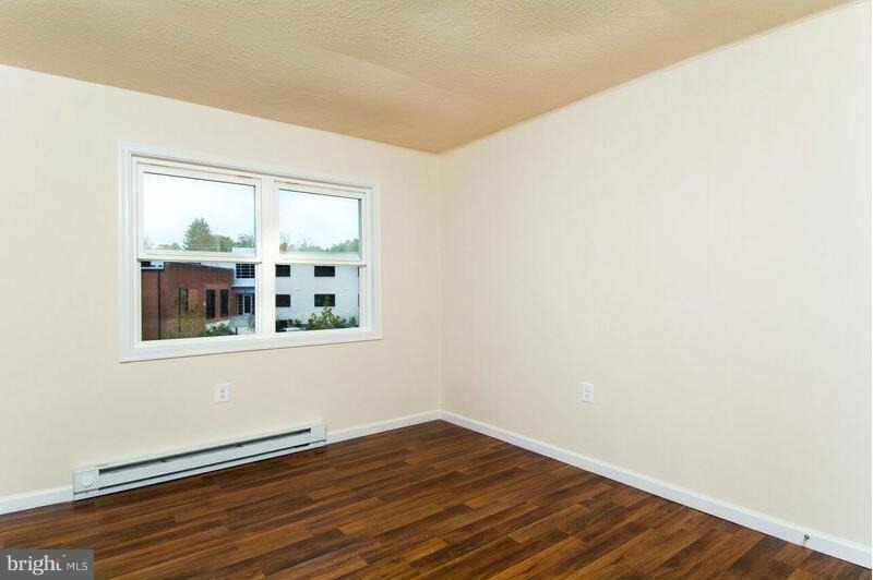 1704 Roberts Street - Photo 6