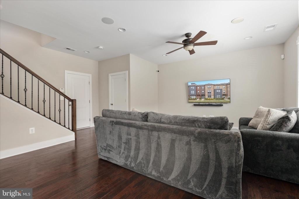 44735 Medway Terrace - Photo 7