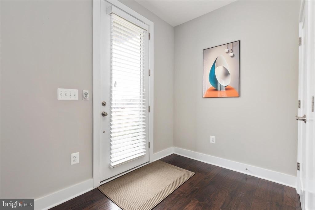 44735 Medway Terrace - Photo 2