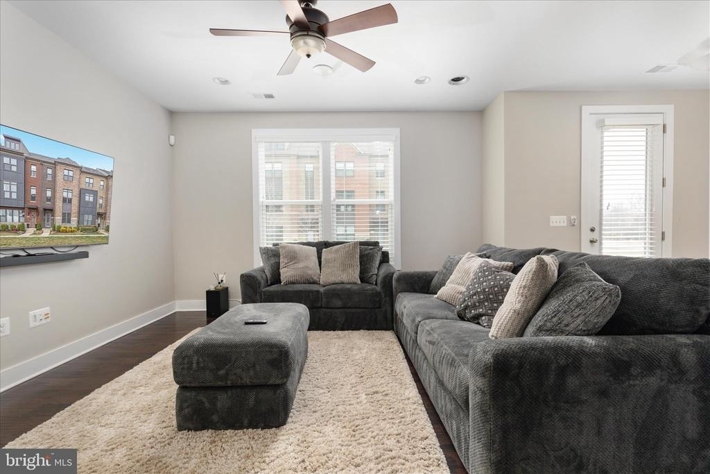 44735 Medway Terrace - Photo 8