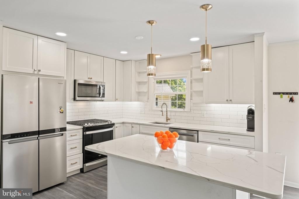 101 Williamsburg Road - Photo 1