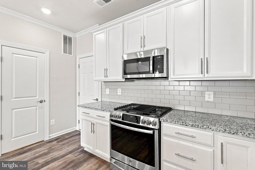 20704 Wood Quay Drive - Photo 9