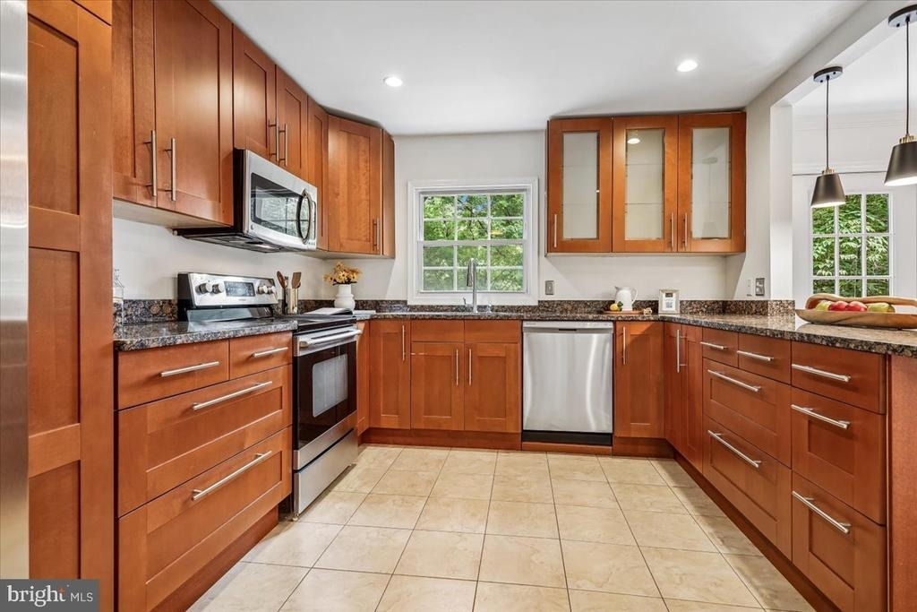 1851 Wainwright Drive - Photo 9
