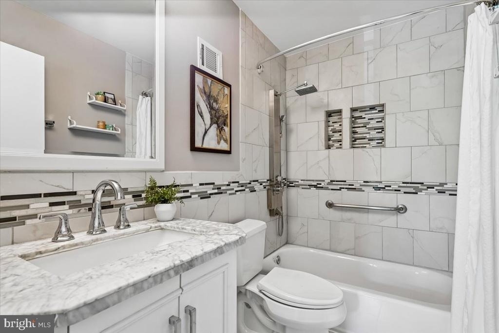 1851 Wainwright Drive - Photo 18