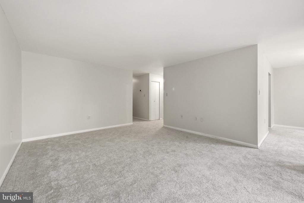 1405 Northgate Square - Photo 7