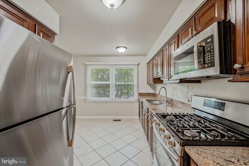 7177 Lake Cove Drive - Photo 10