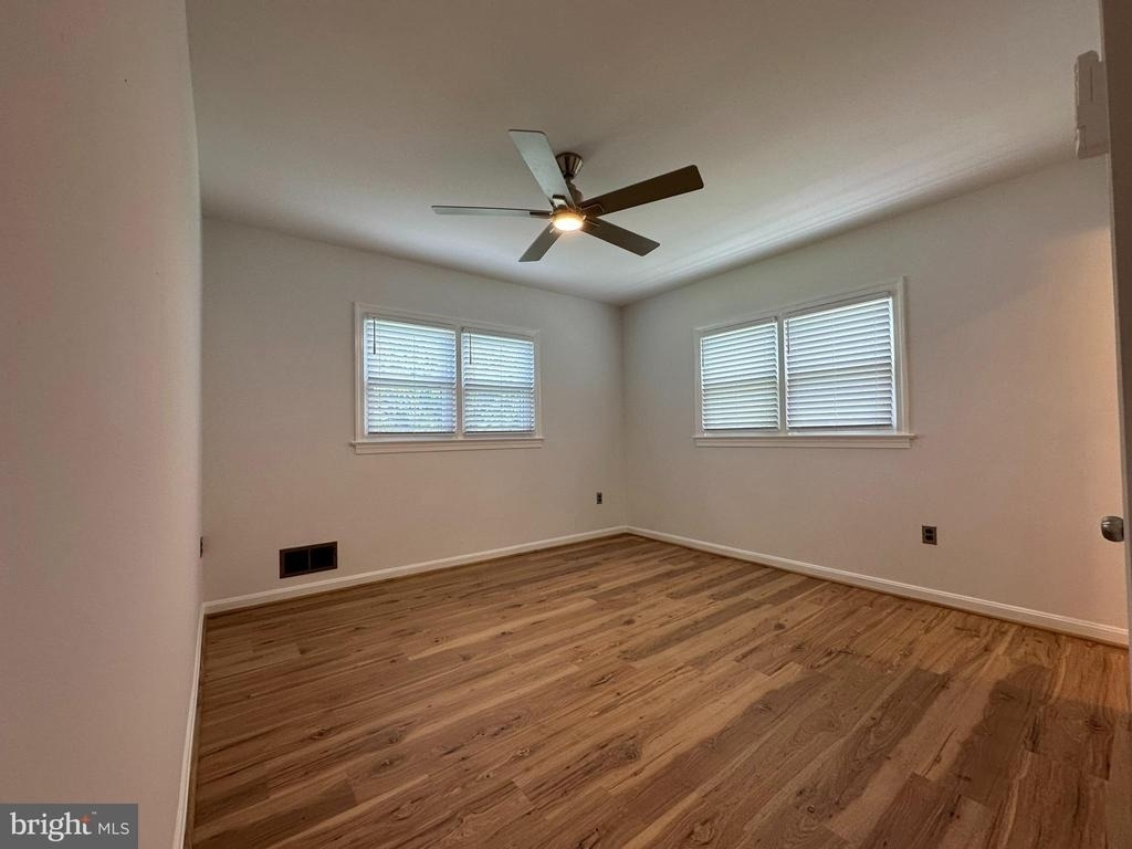 3000 James Street - Photo 7