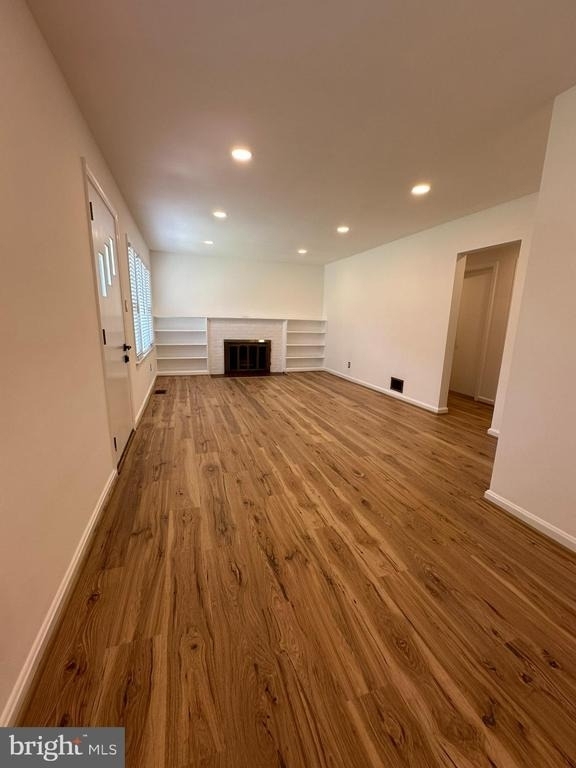 3000 James Street - Photo 2
