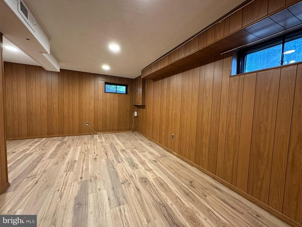 3000 James Street - Photo 13
