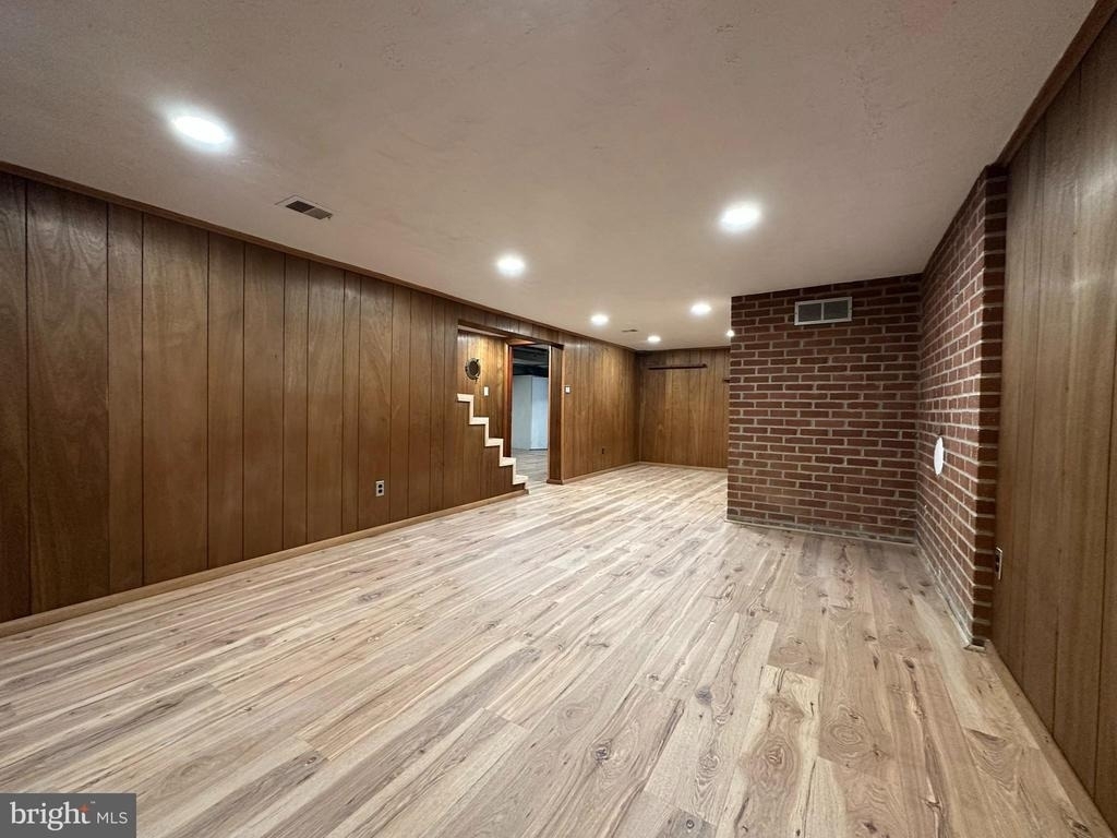 3000 James Street - Photo 15