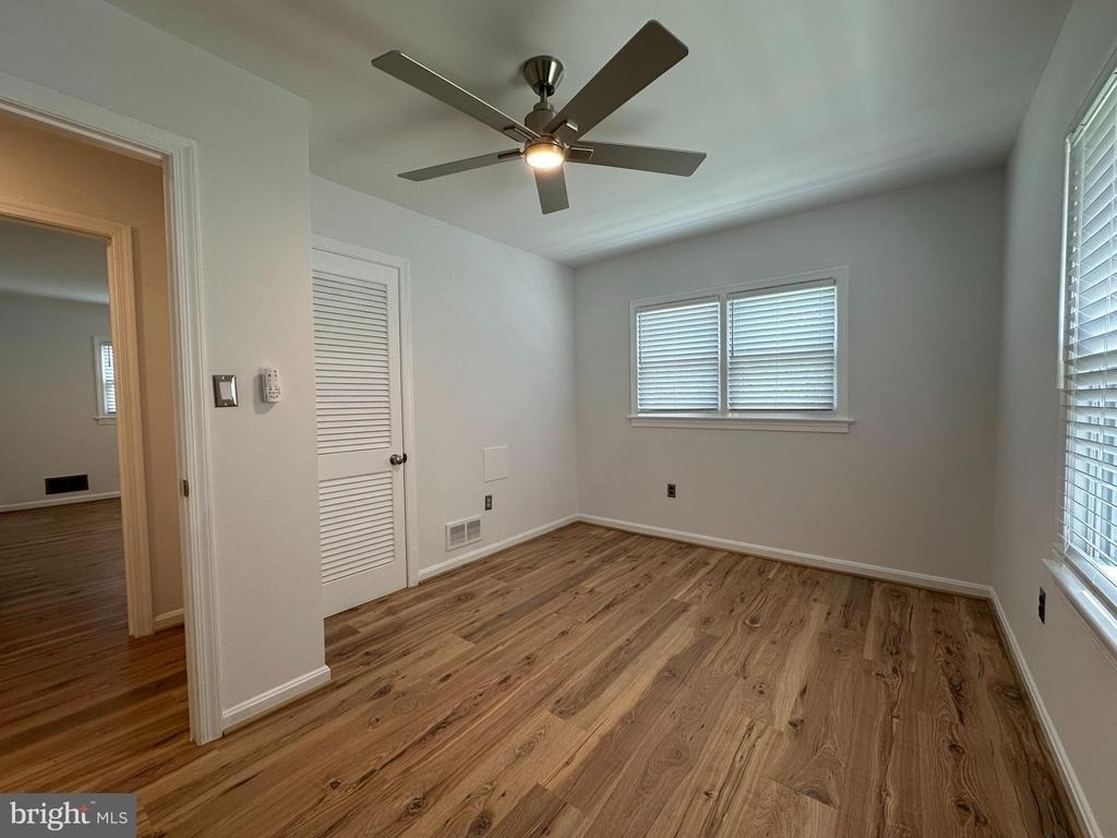 3000 James Street - Photo 6