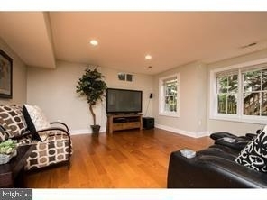 444 Winchester Street - Photo 10