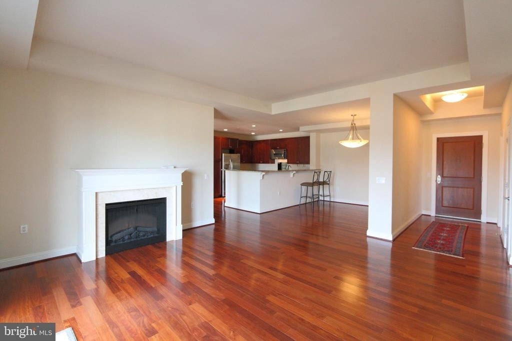 513 W Broad Street - Photo 6