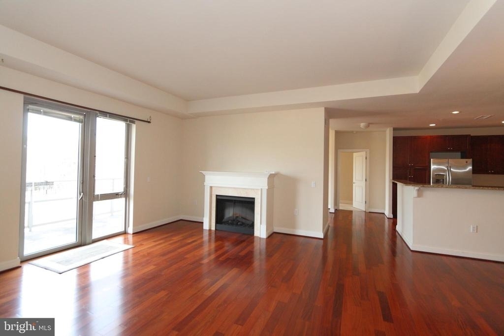 513 W Broad Street - Photo 5