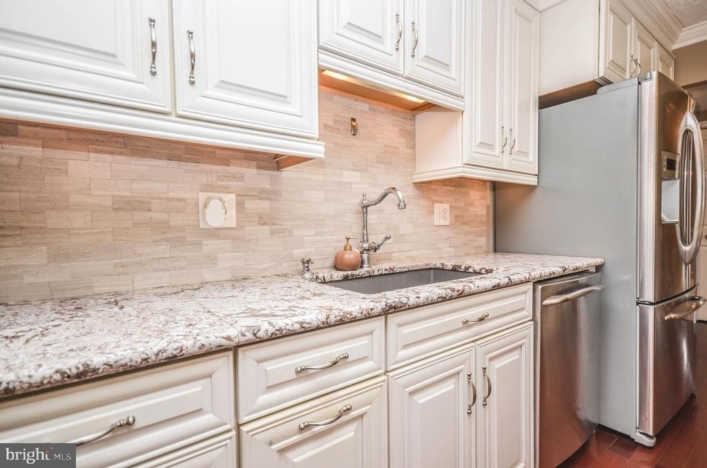 1401 N Rhodes Street - Photo 8