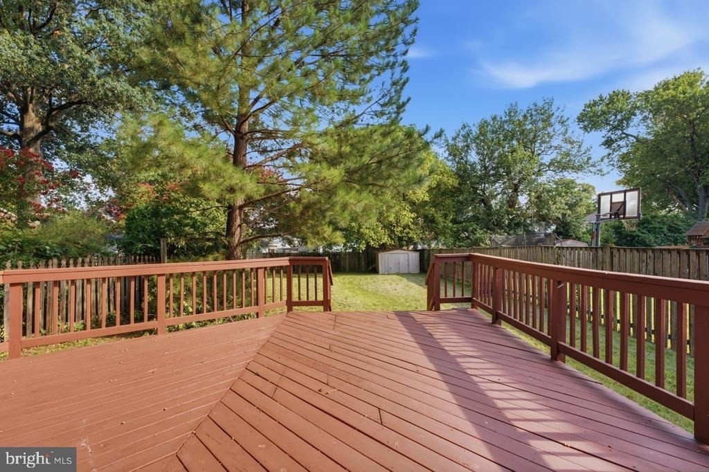 5616 8th Street N - Photo 16