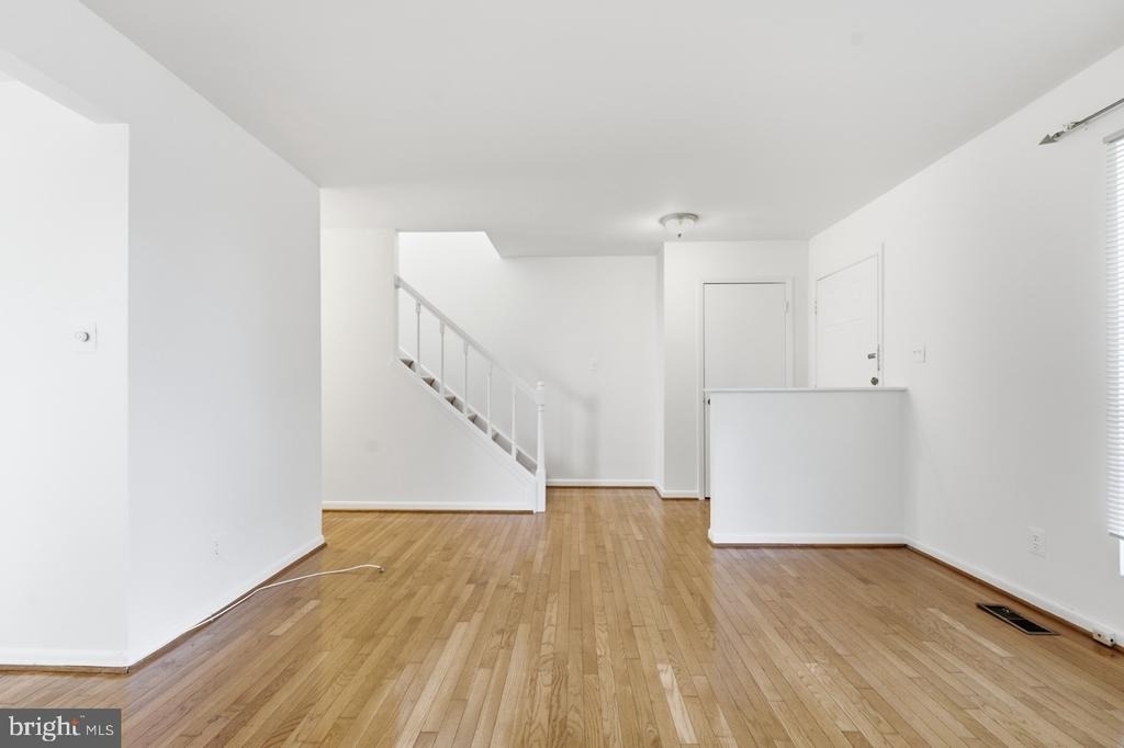5616 8th Street N - Photo 6