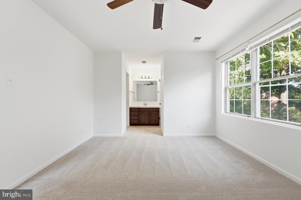 5616 8th Street N - Photo 2