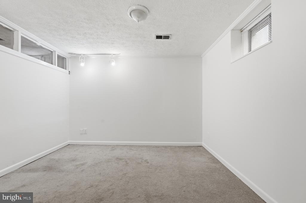 5616 8th Street N - Photo 35