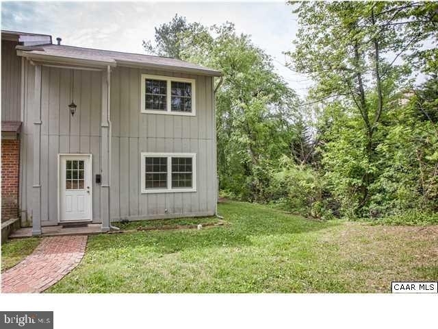 133 Woodlake Drive - Photo 2