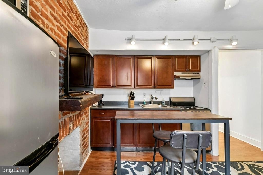 320 S Juniper Street - Photo 5
