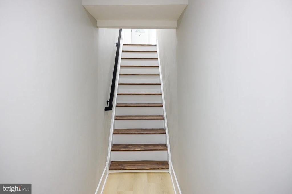1201 Lindley Avenue - Photo 12