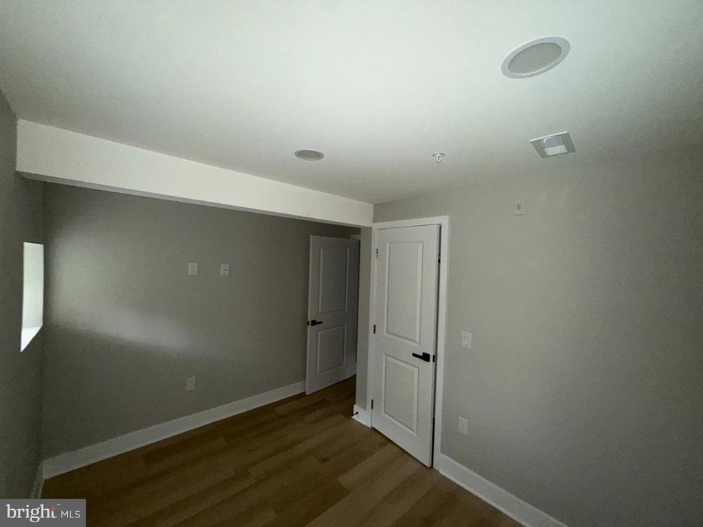 1201 Lindley Avenue - Photo 21