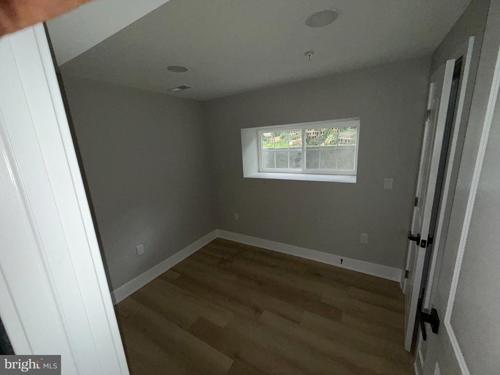 1201 Lindley Avenue - Photo 20