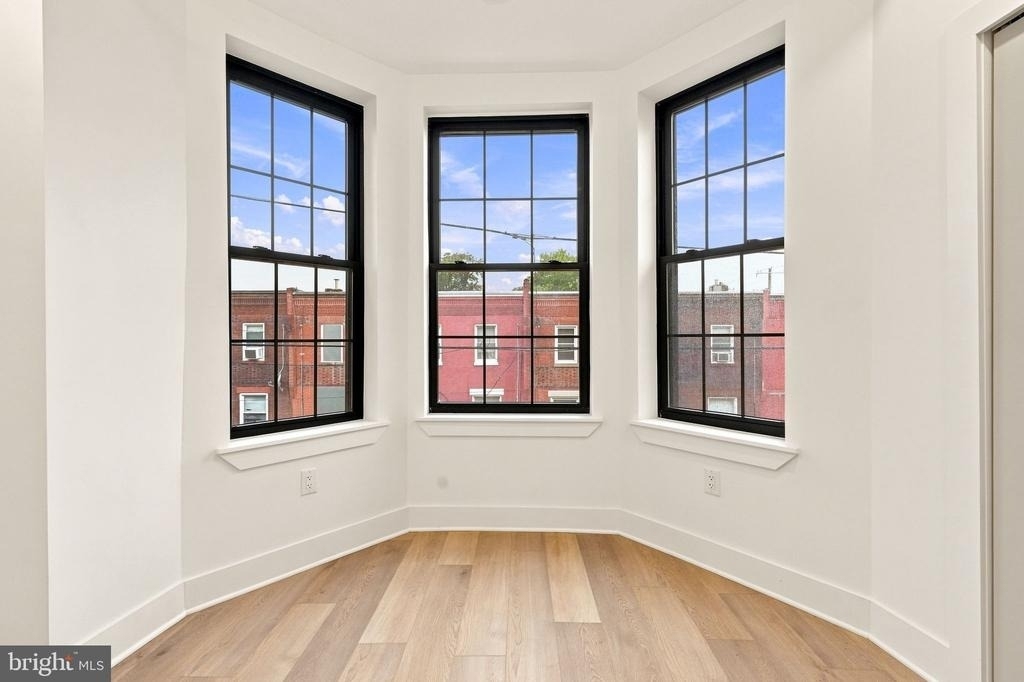 3206 W Dauphin Street - Photo 7