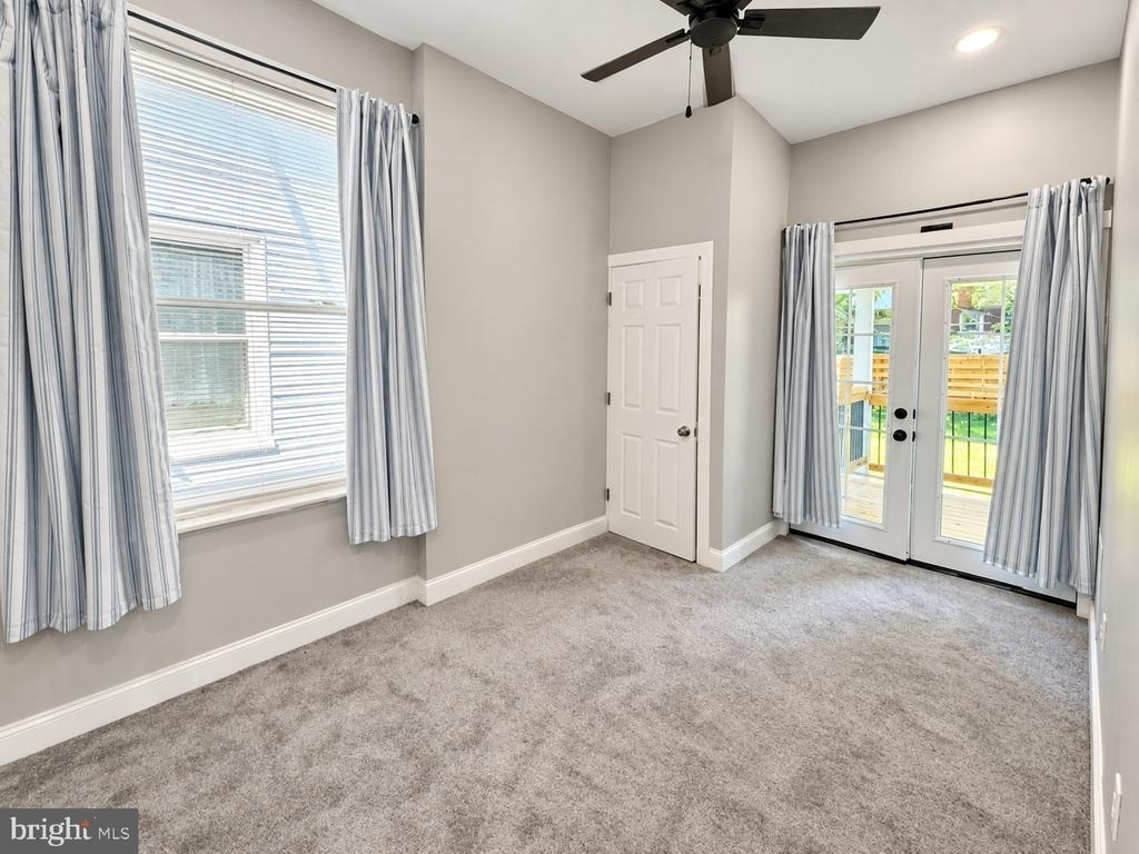 5033 Walnut Street - Photo 6