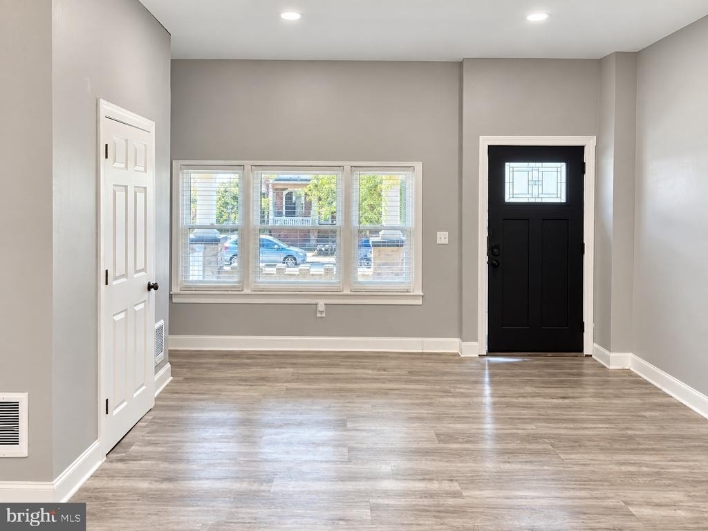 5033 Walnut Street - Photo 5