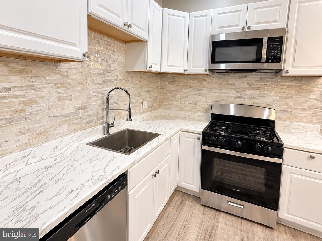 5033 Walnut Street - Photo 1