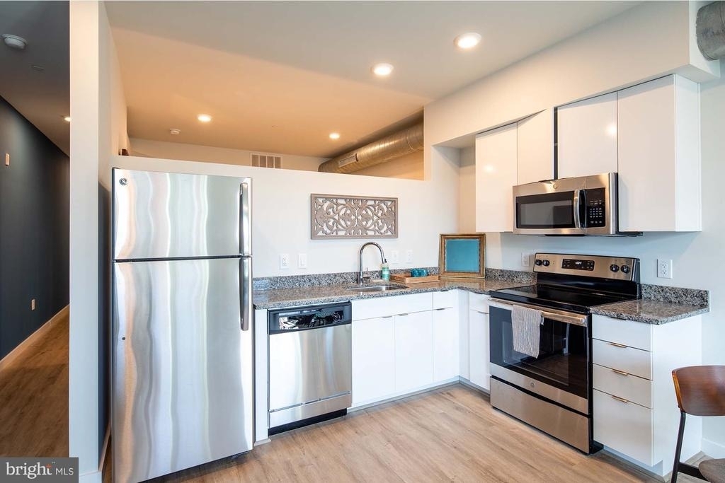 2120 E York Street - Photo 11