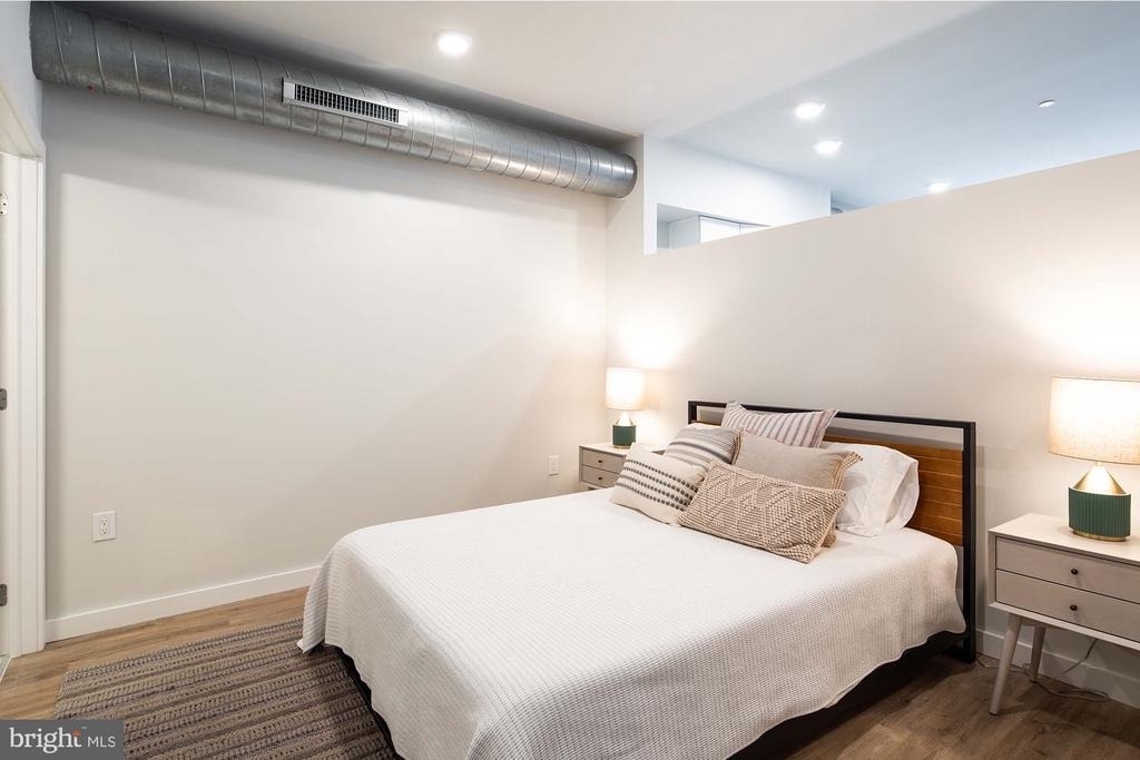 2120 E York Street - Photo 5
