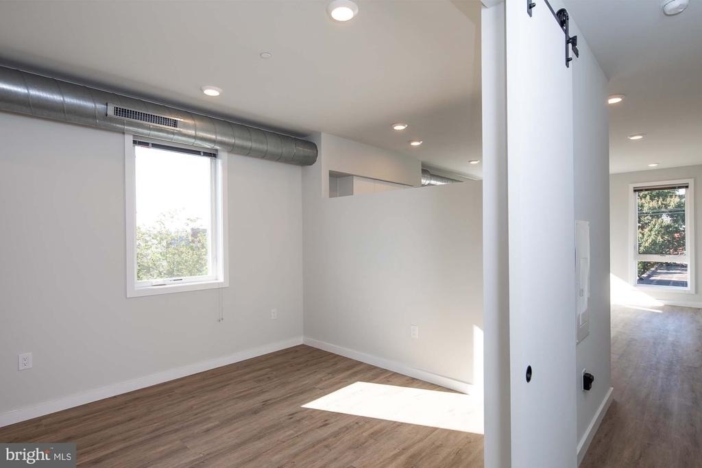 2120 E York Street - Photo 9
