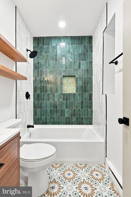 3206 W Dauphin Street - Photo 1