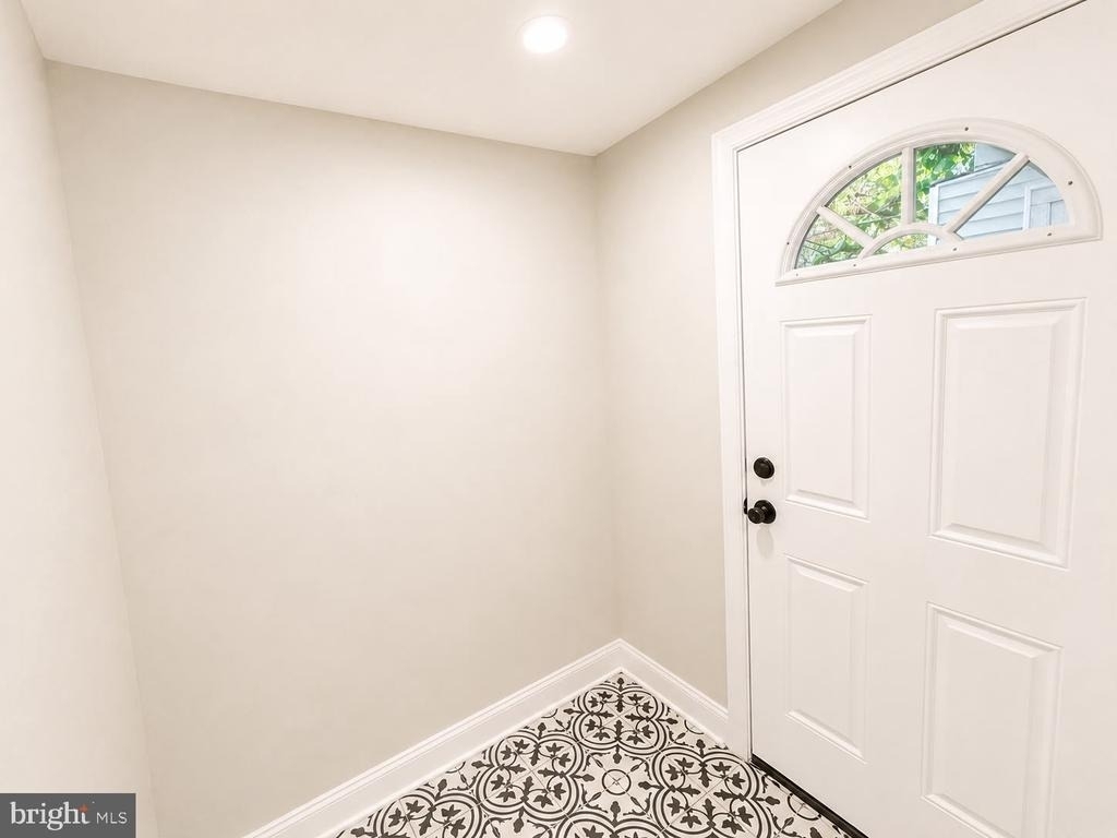 6534 N Lambert Street - Photo 2