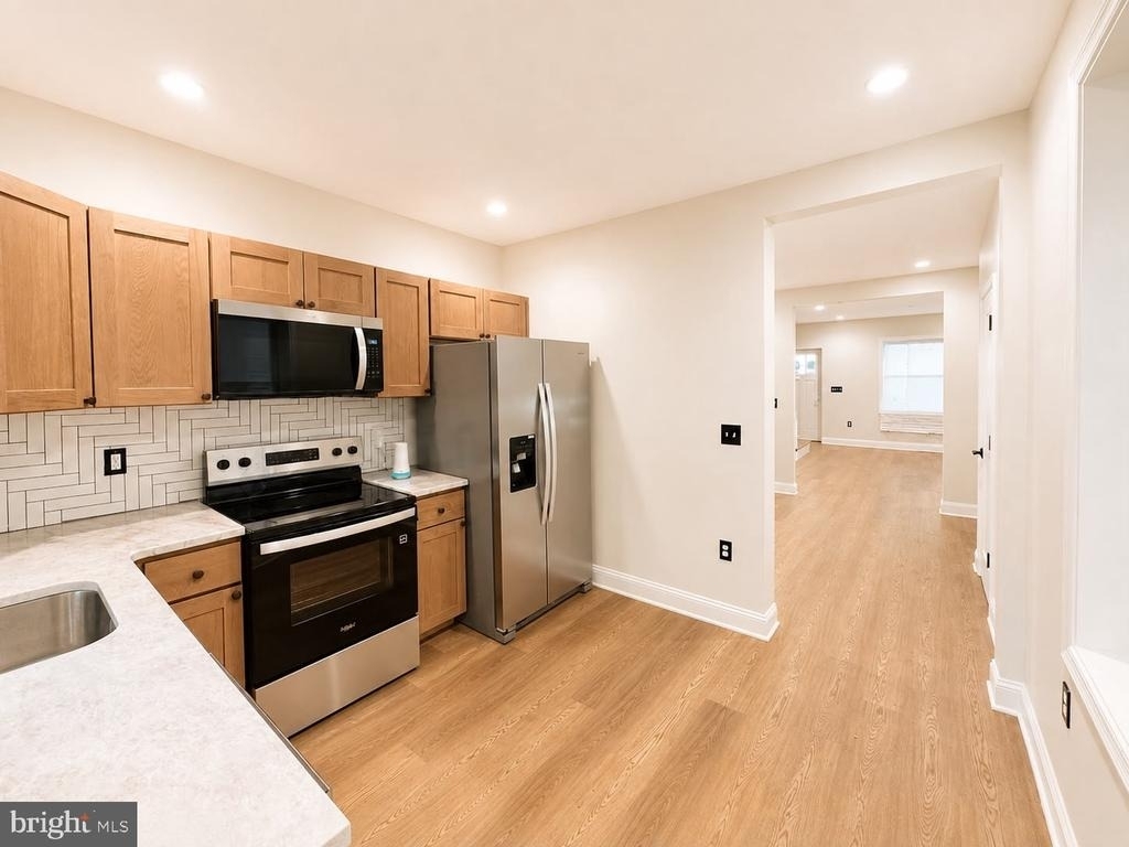 6534 N Lambert Street - Photo 4