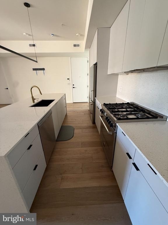 2011 Cambridge Street - Photo 6