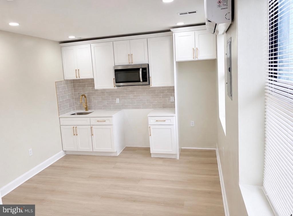 2900 Hale Street - Photo 2