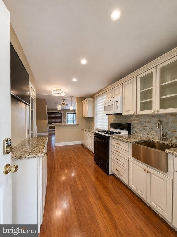 204 W Clapier Street - Photo 0