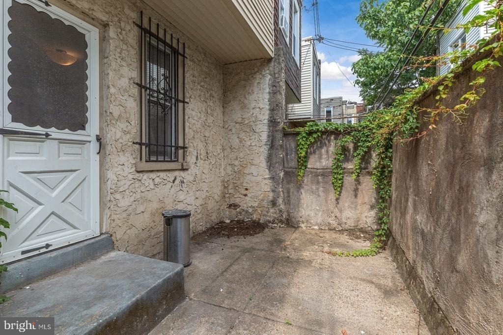 2341 Watkins Street - Photo 11