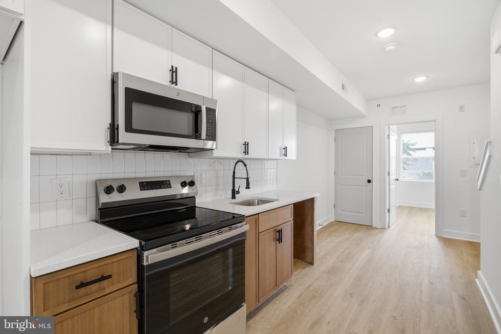 2216 N Franklin Street - Photo 2
