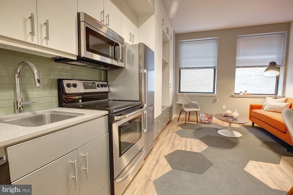 42 S 15th Street - Photo 2